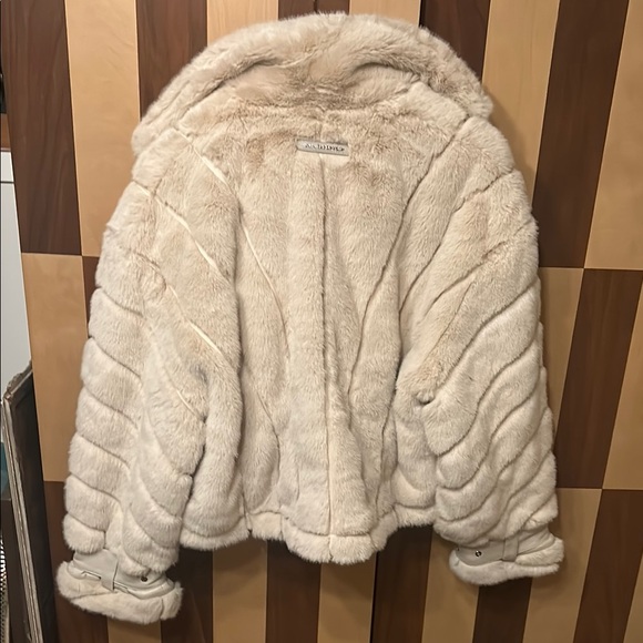 Maniere de Voir Beige Faux Fur Jacket L-XL - Picture 4 of 4